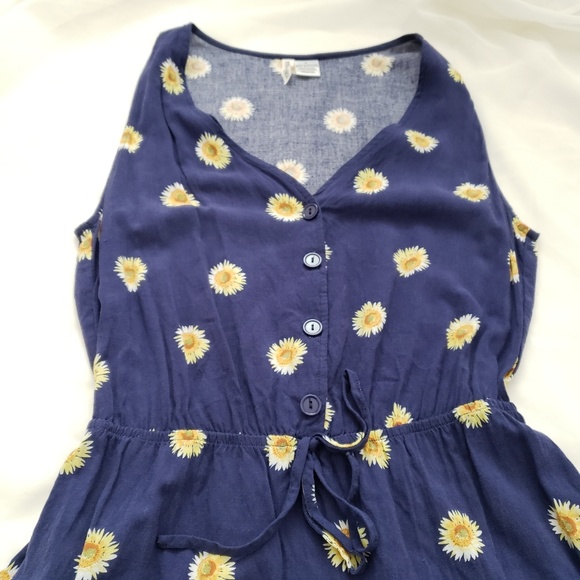 Sunflower Spring / Summer Dress with Pockets! - Picture 2 of 4